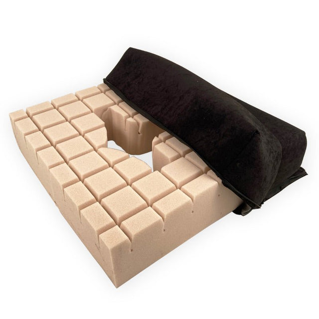 Trykaflastende siddepude m. udskæring - 43x43x10 cm - Seniorshop